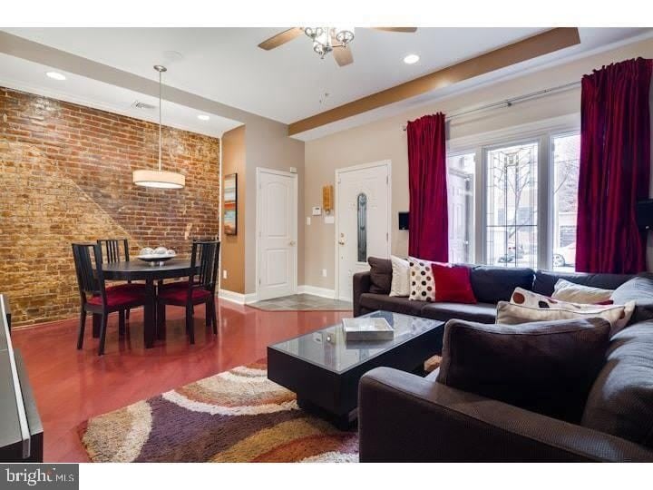 213 CHRISTIAN STREET – photo 2