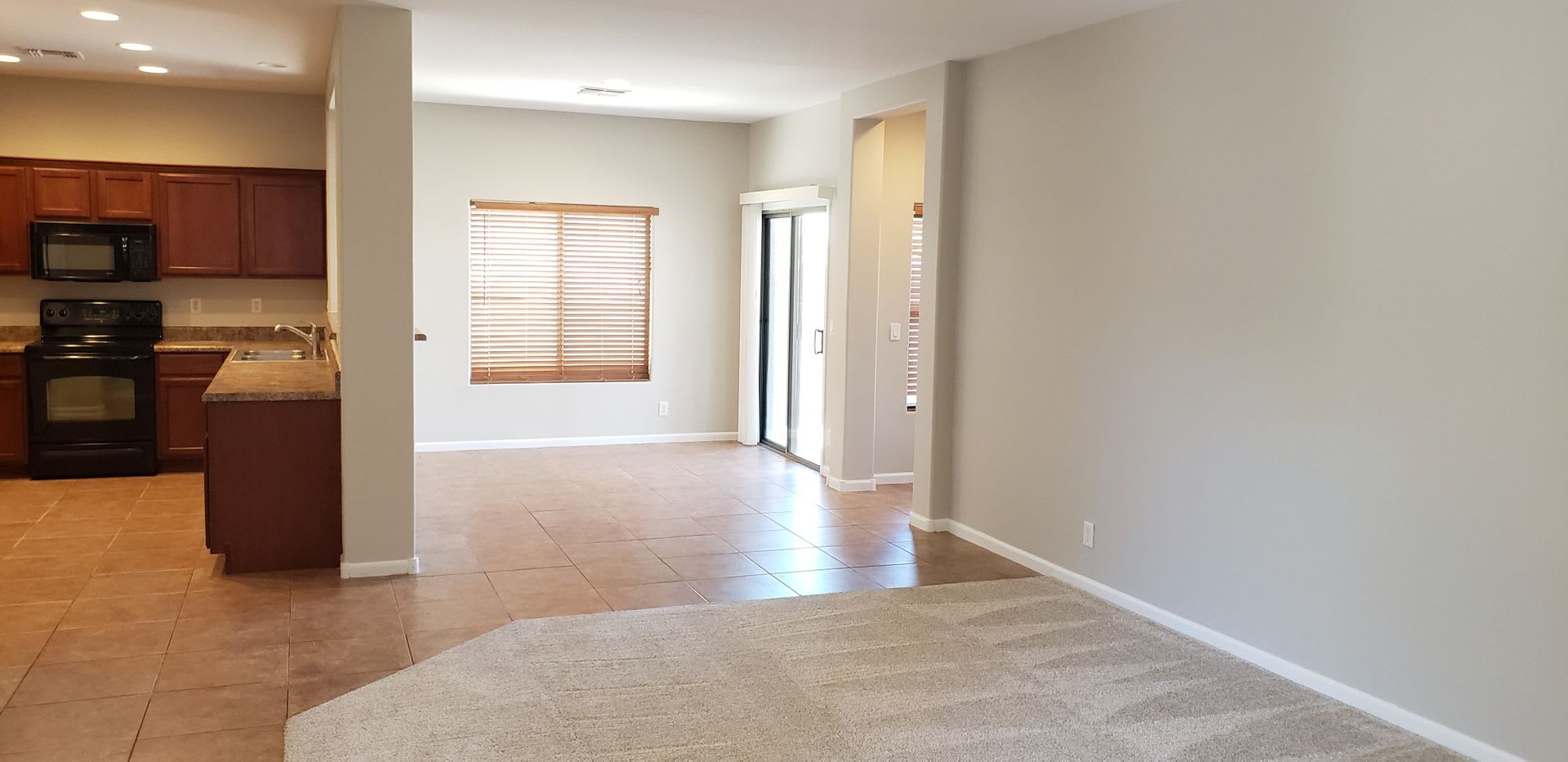Beautiful Single Level Home in Villages – photo 3