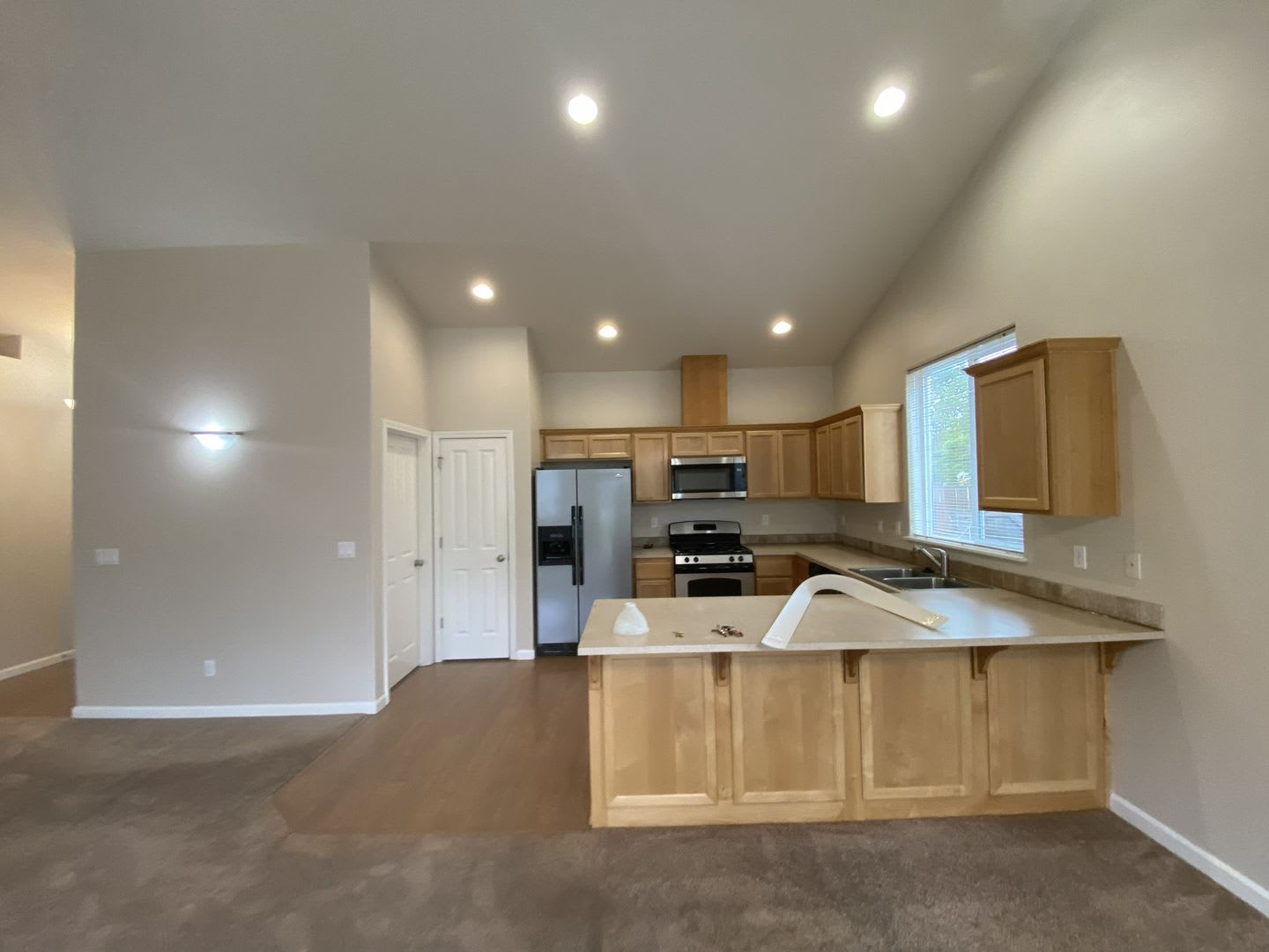 Charming Newer Build in The Reserve – Junction City Gem! – photo 3