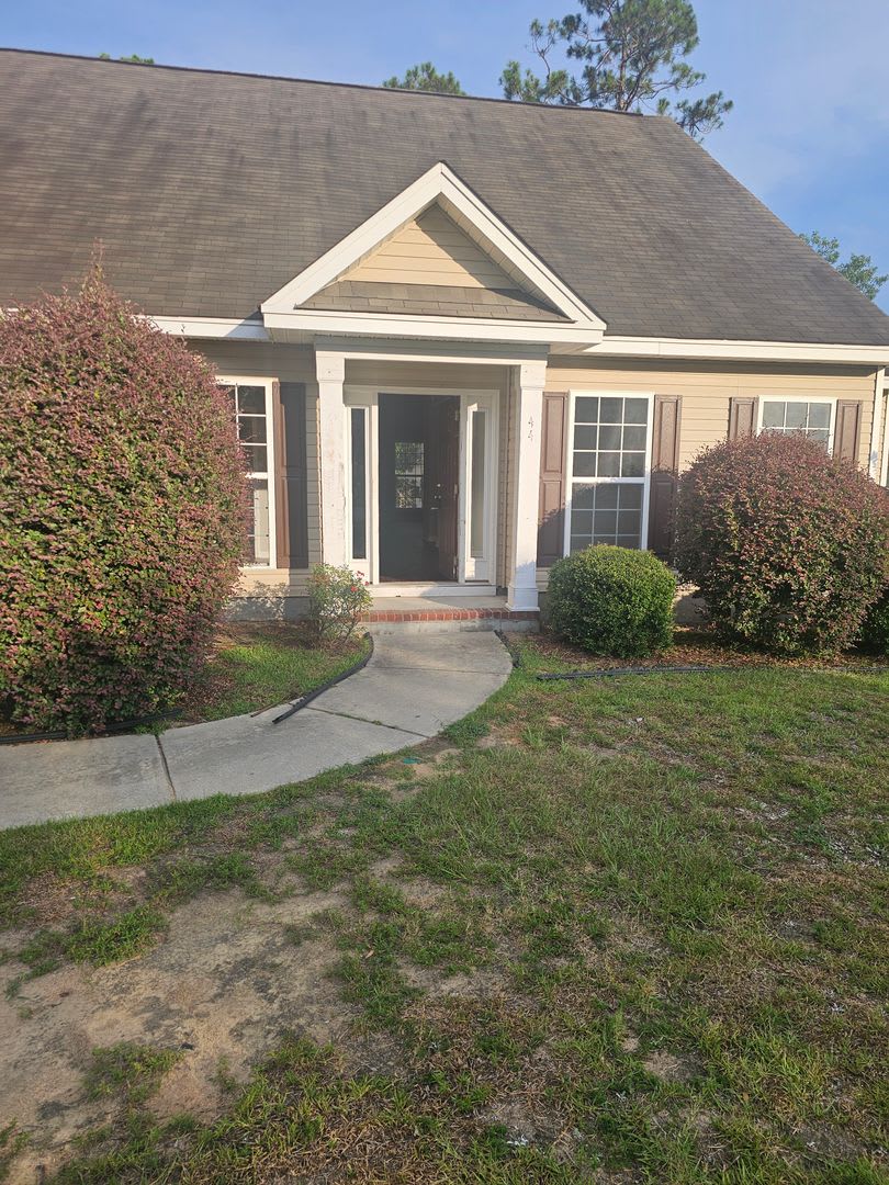 Spacious 5 Bedroom Beauty In Ne Columbia Modern Updates Ideal Location – photo 1