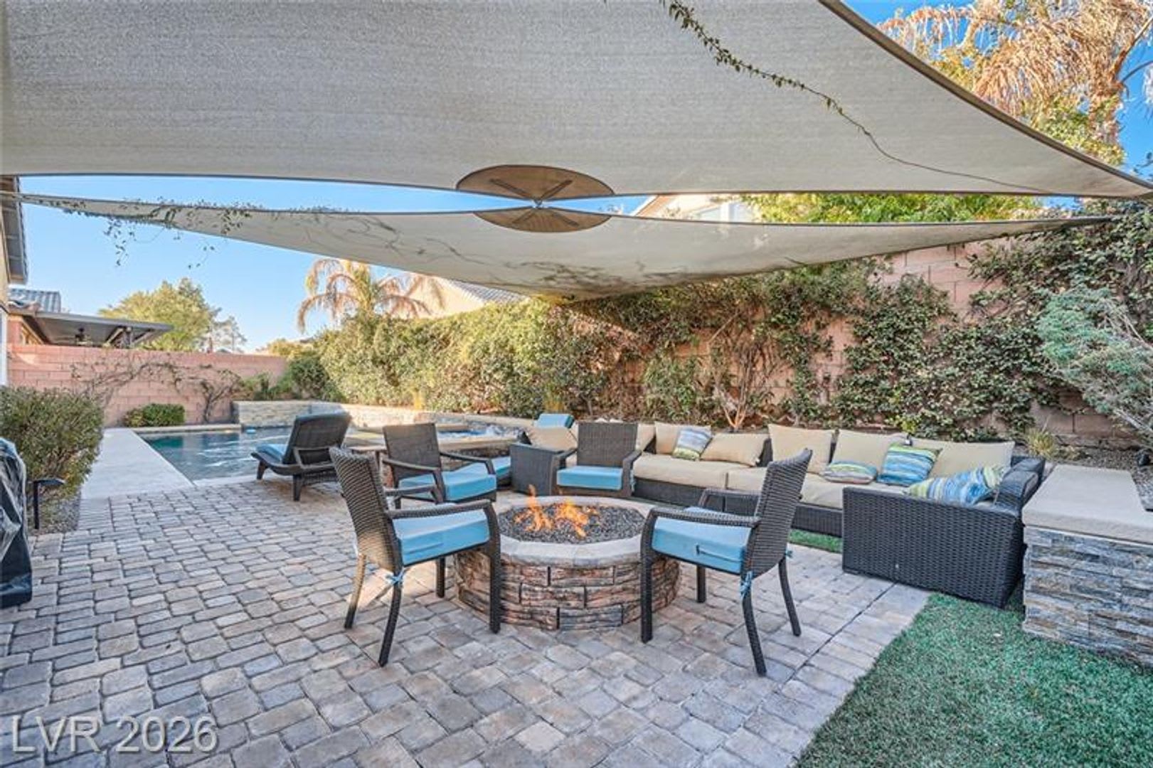 Executive Furnished Pool Home – photo 1