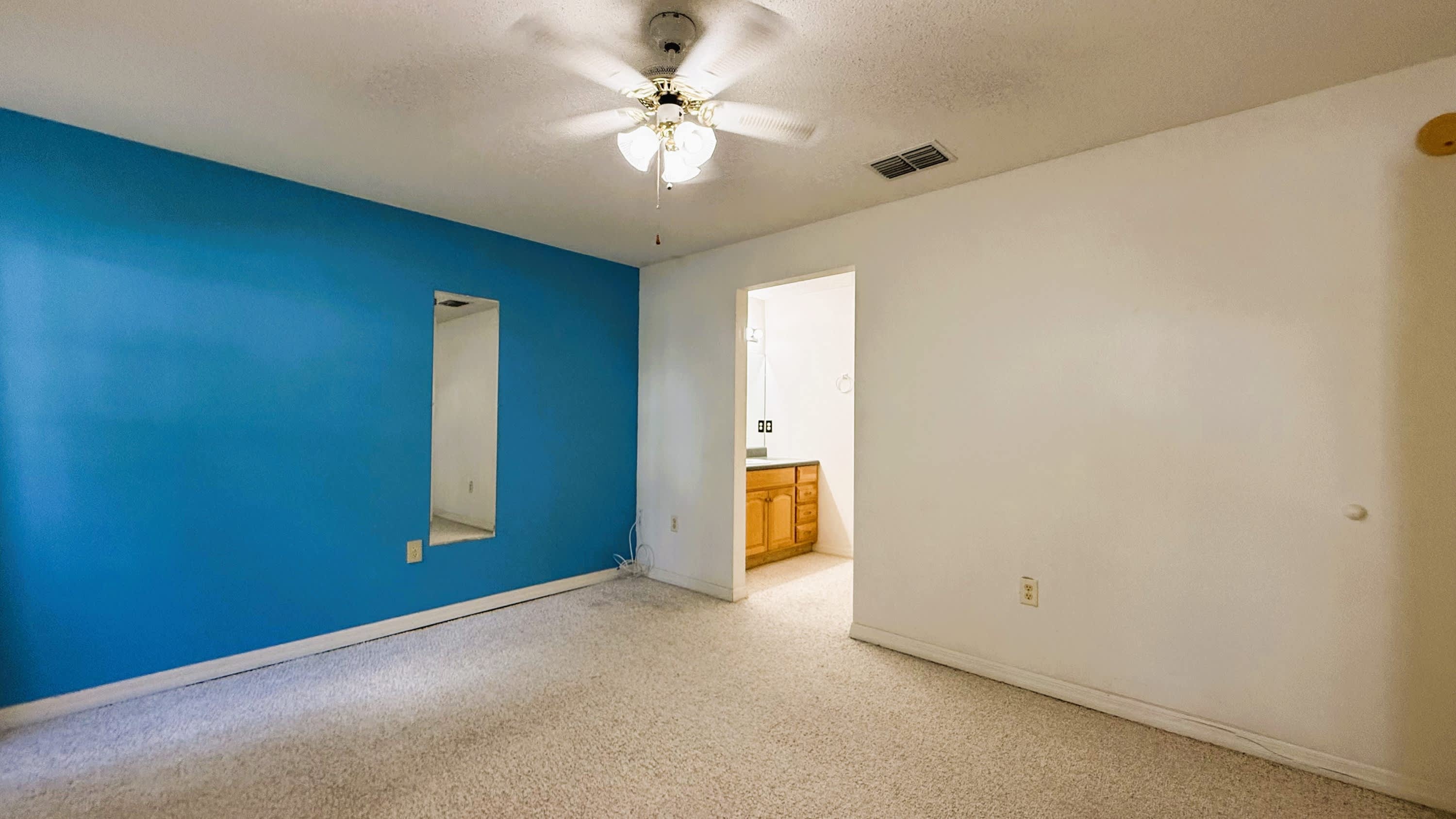260 Lake Suzanne Drive – photo 5