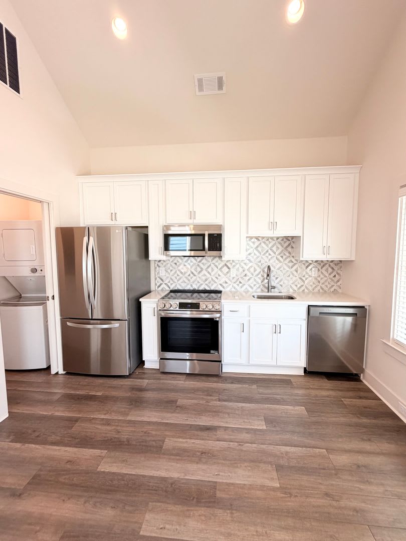 1Bed/1Bath Available in The Cottage District! – photo 4