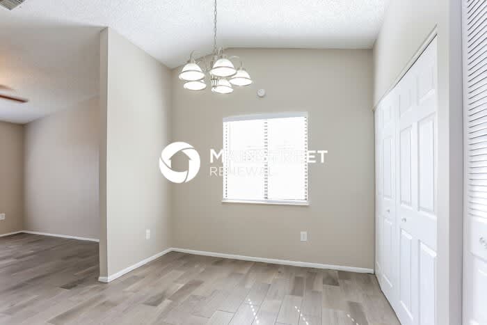 1209 Hawley Court – photo 3