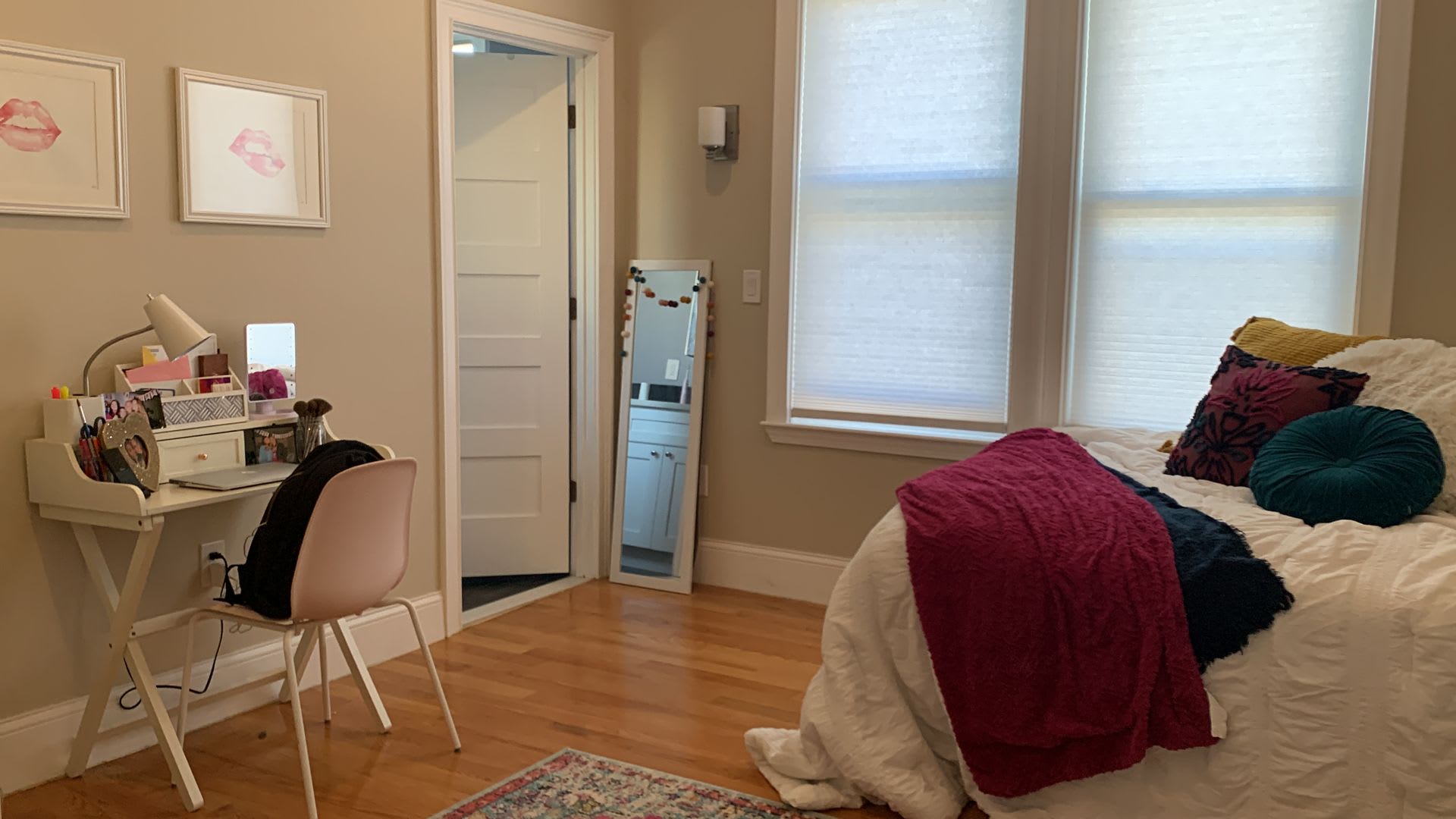 Brighton 7 Bed / 7 Bath – Massive Unit – Central A/C – No Fee – 8/15 – photo 2