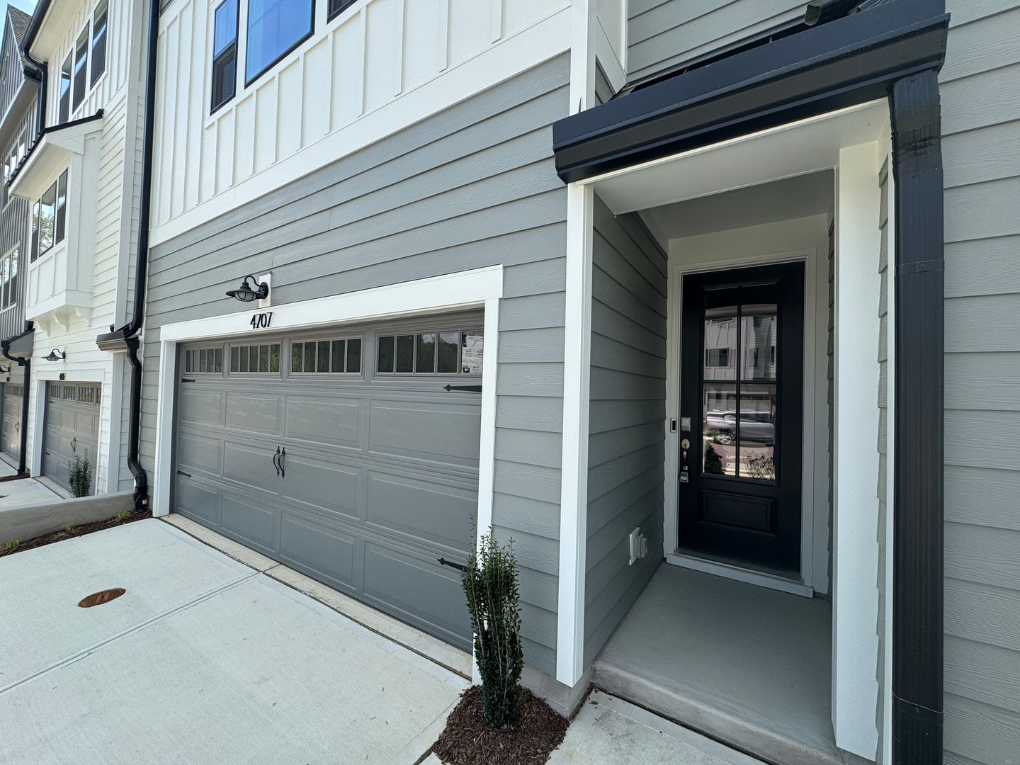 Luxury Townhome Near Umstead Park – photo 2