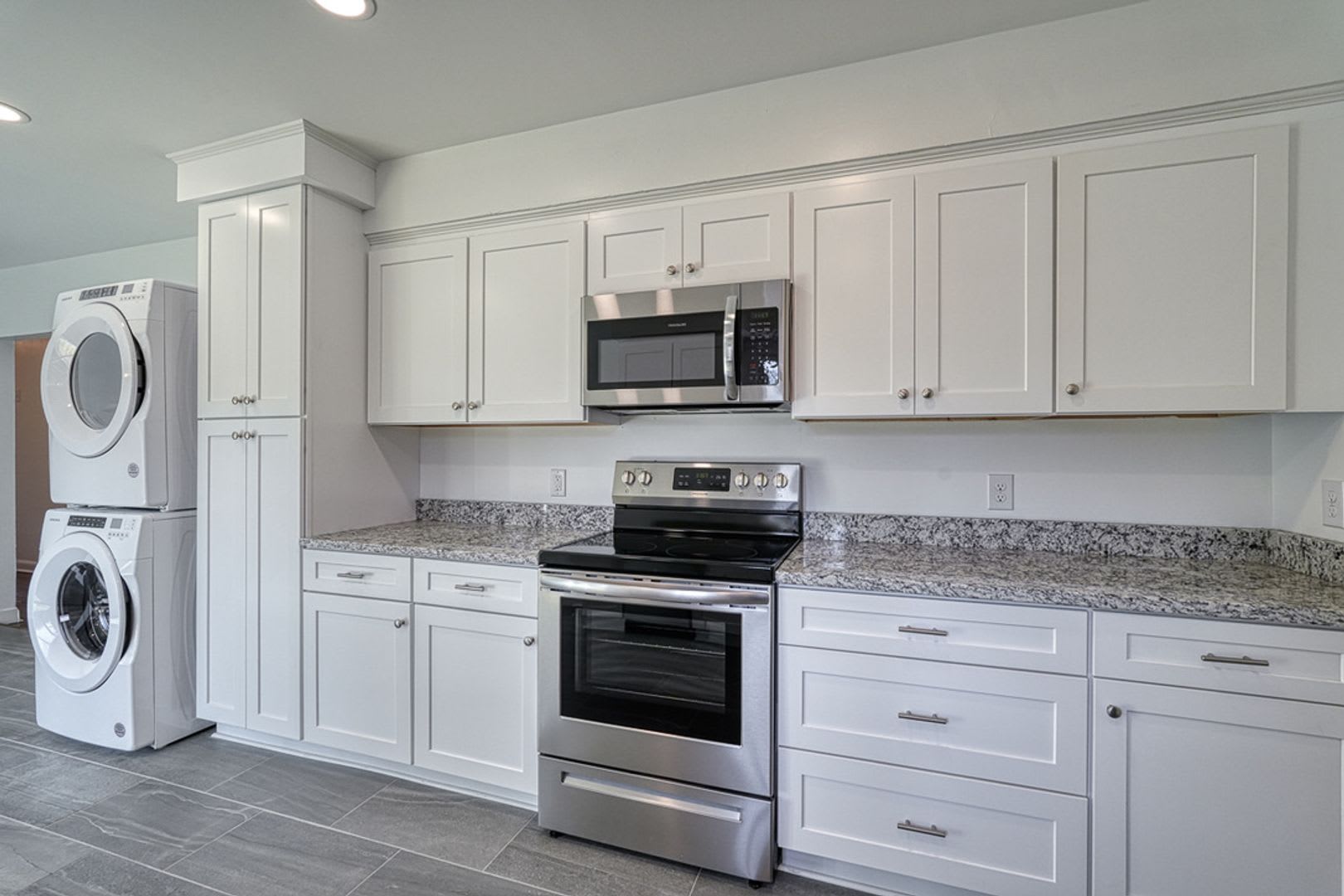 118 1st Ave – photo 3