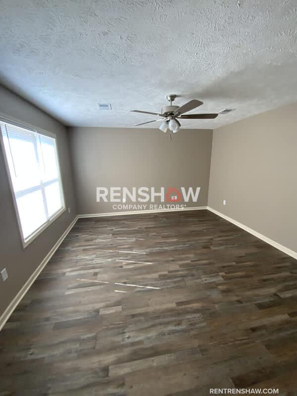 137 Hawthorne Ave – photo 5