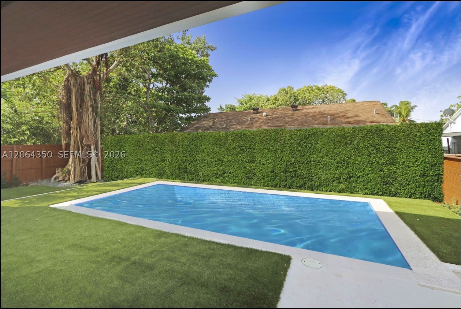 330 SW 19th Rd – photo 5