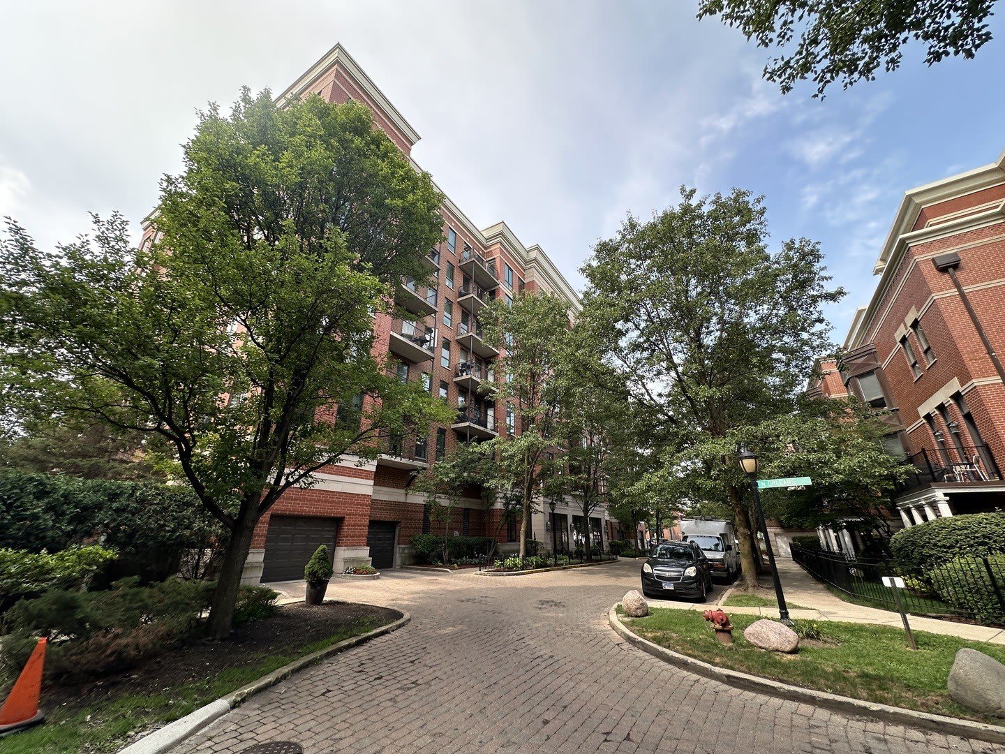 343 W Old Town Court – photo 1