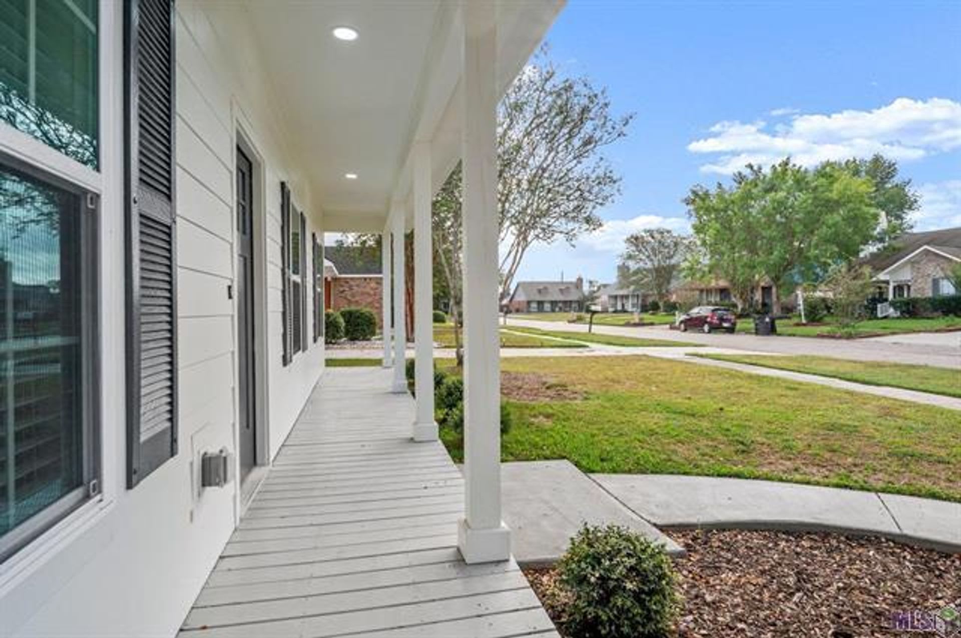 Newly constructed home with custom details – photo 4