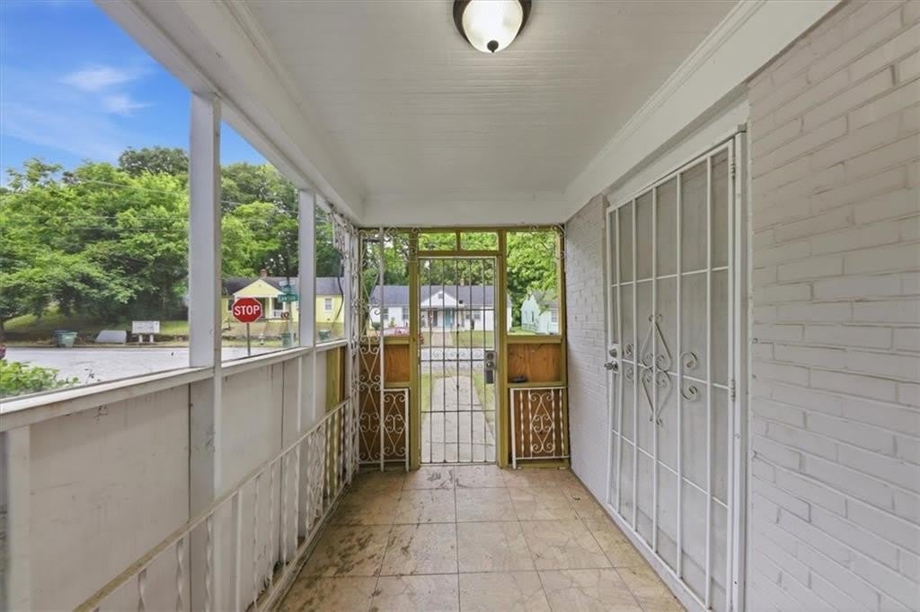 154 Lawton Street SW – photo 3