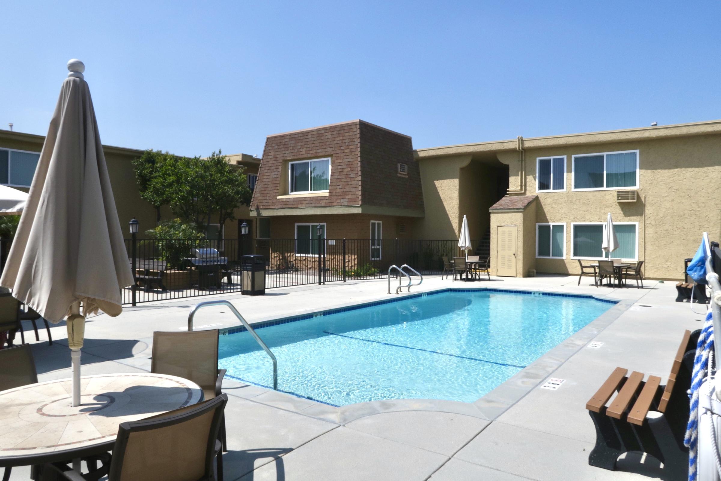55 Senior Housing Heritage Park At Woodman – photo 4