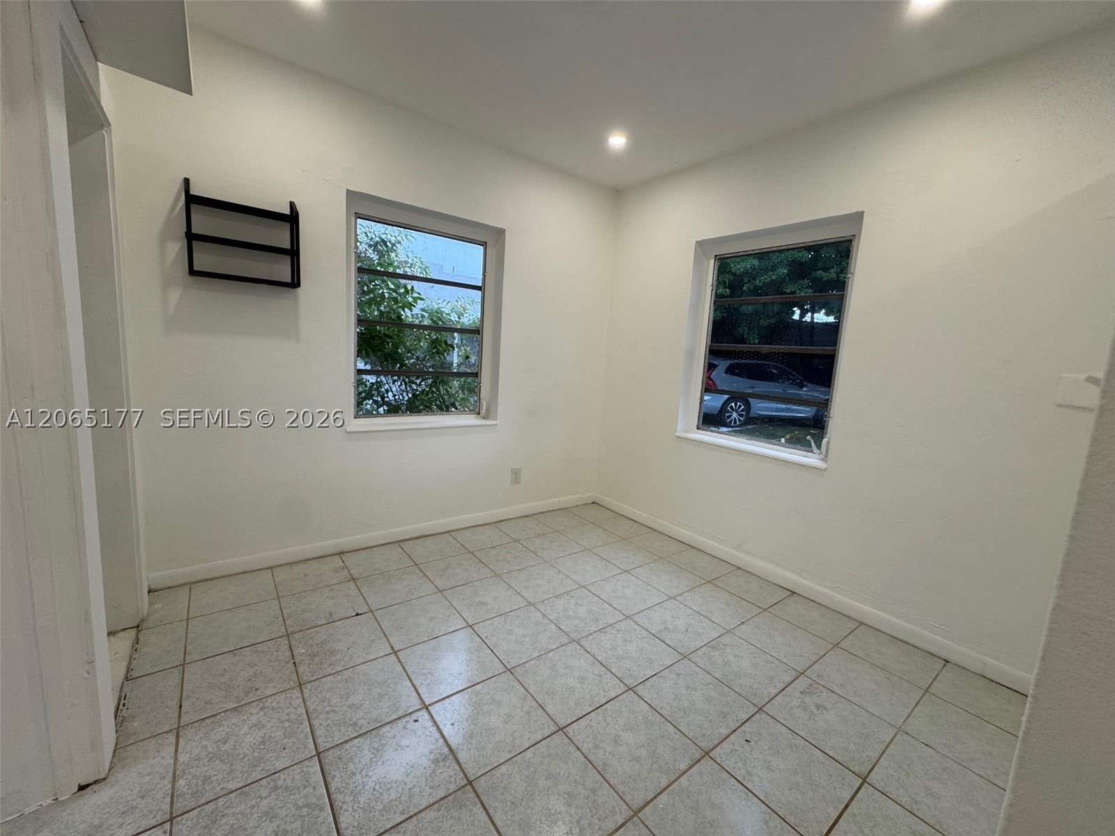 2380 NW Flagler Ter – photo 5