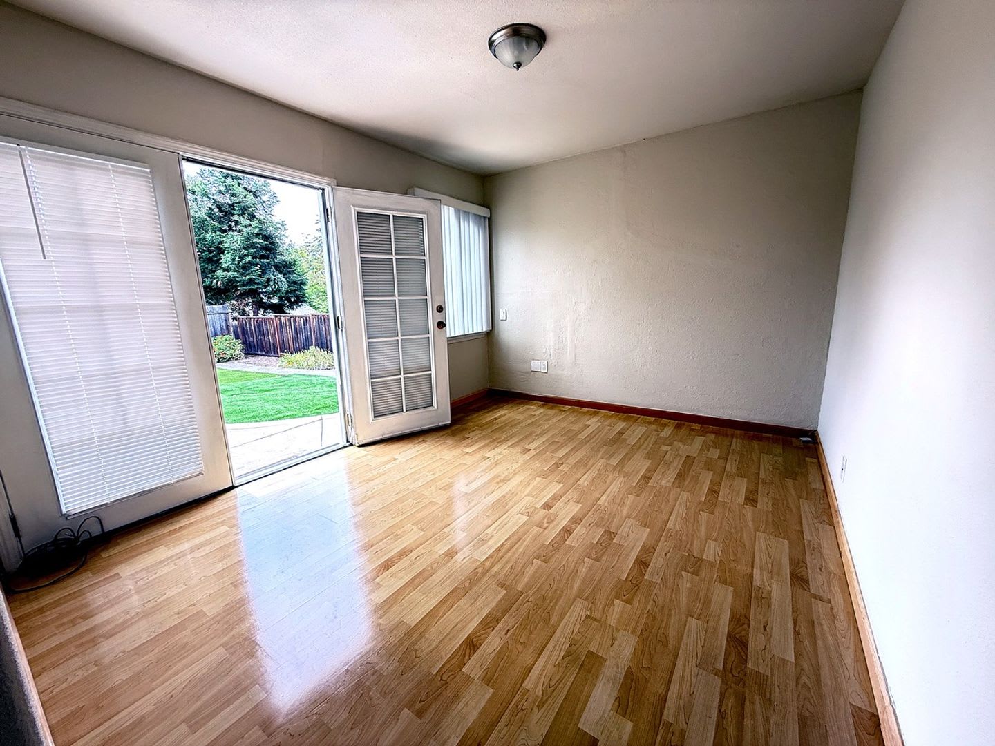 Lovely 2 bed/1 bath duplex – photo 5