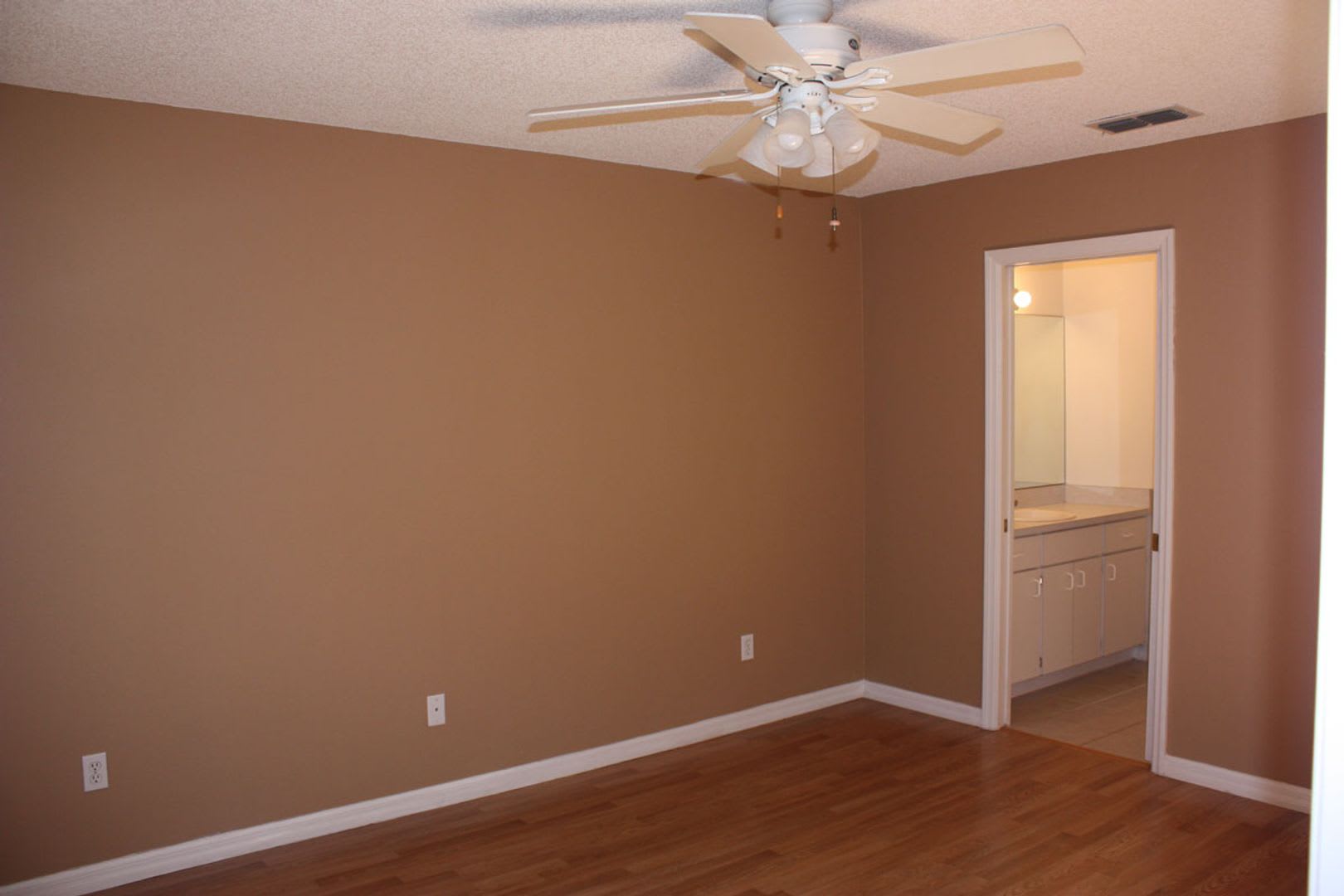 Unique 2 2 2 With Air Conditioned Florida Room – photo 5