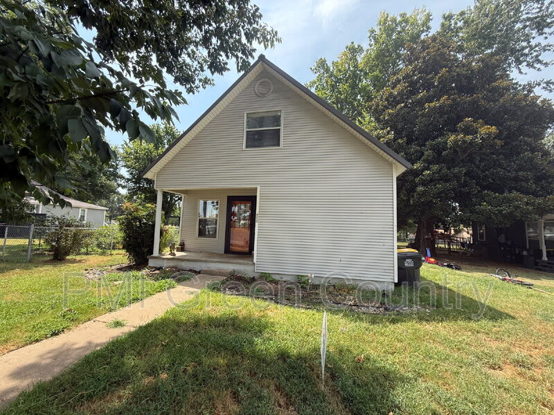 212 West Pecan Street – photo 3
