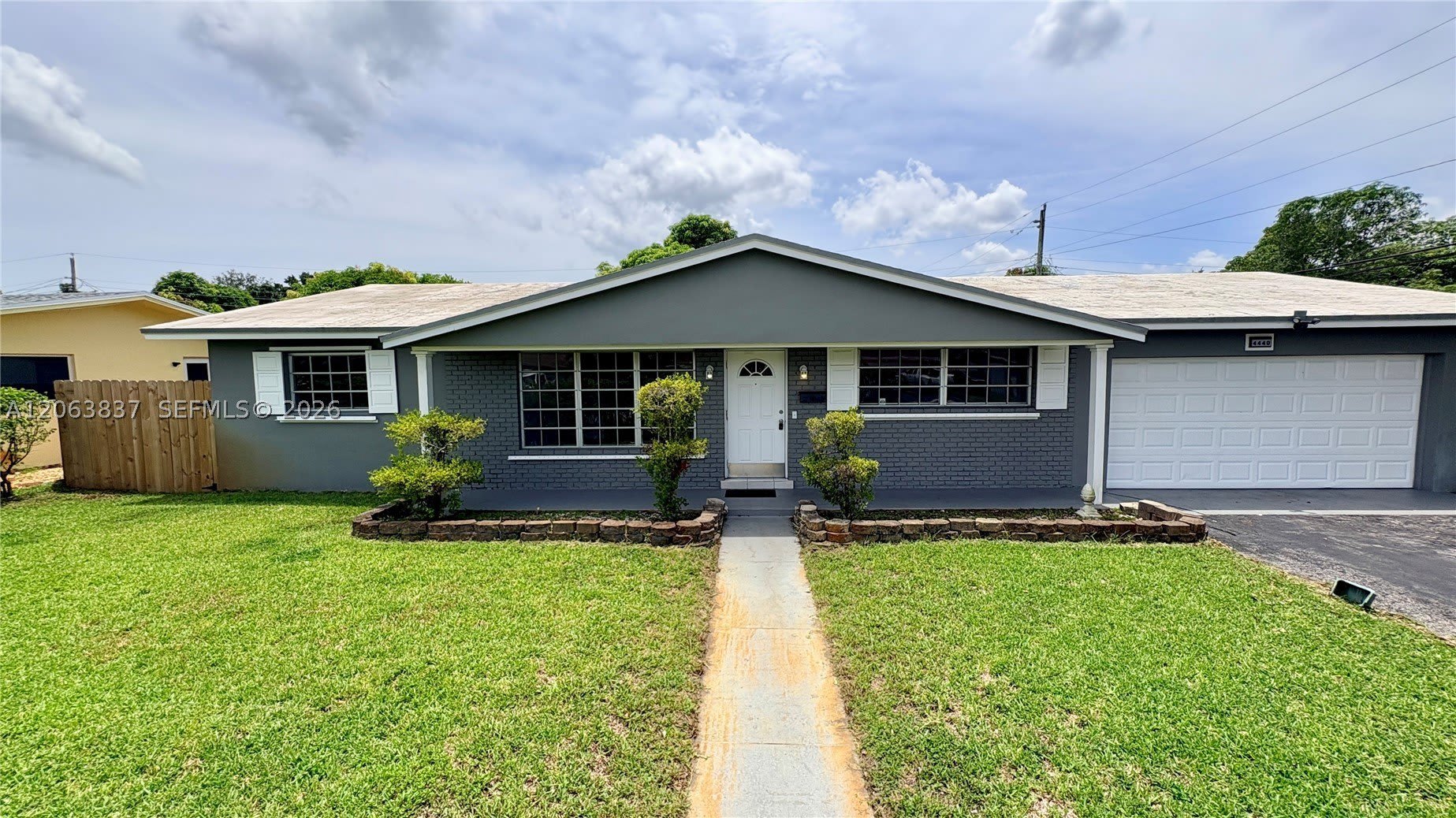 4440 NW 4th Ct – photo 1
