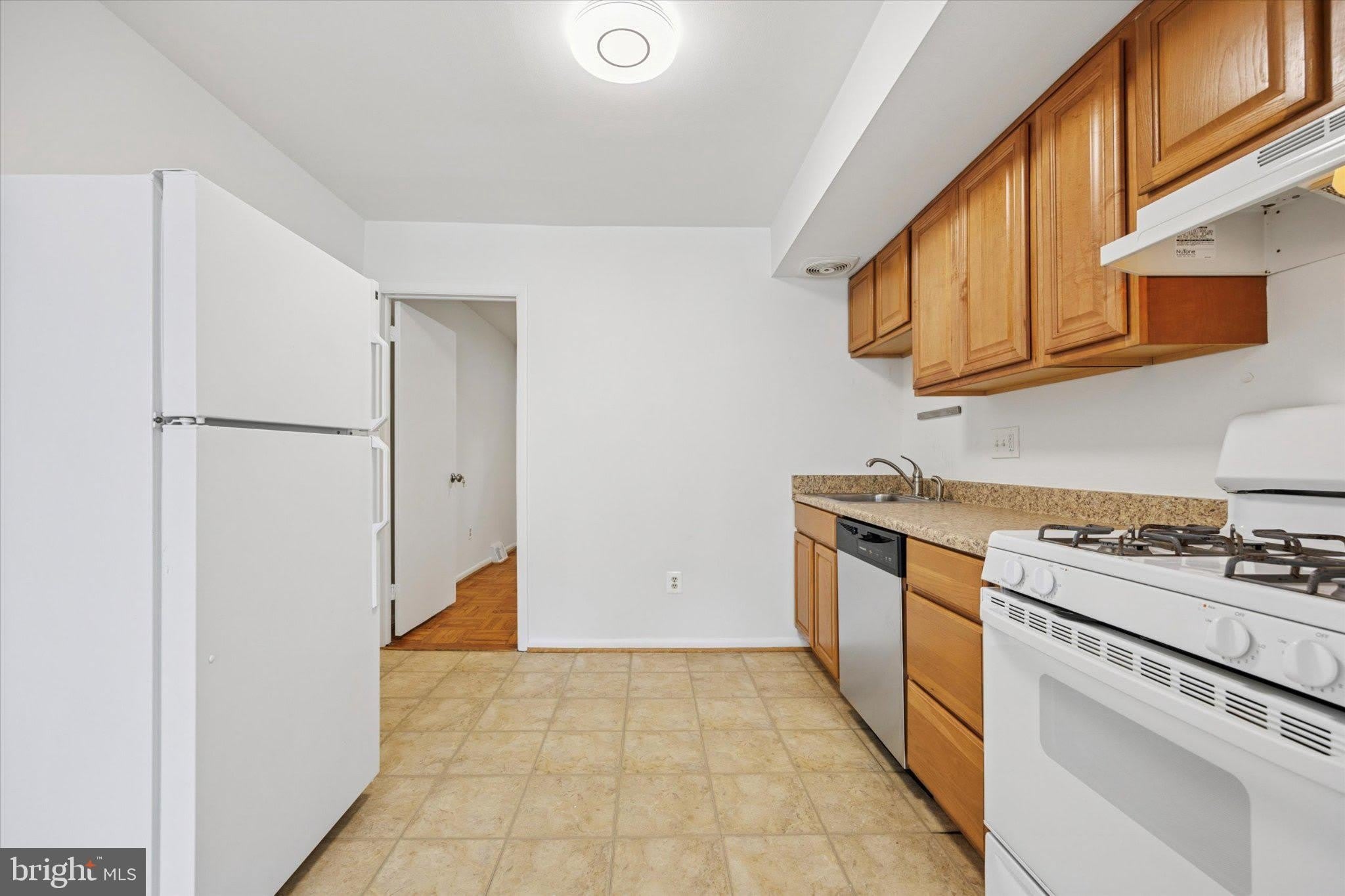 348 RIPKA Street – photo 5