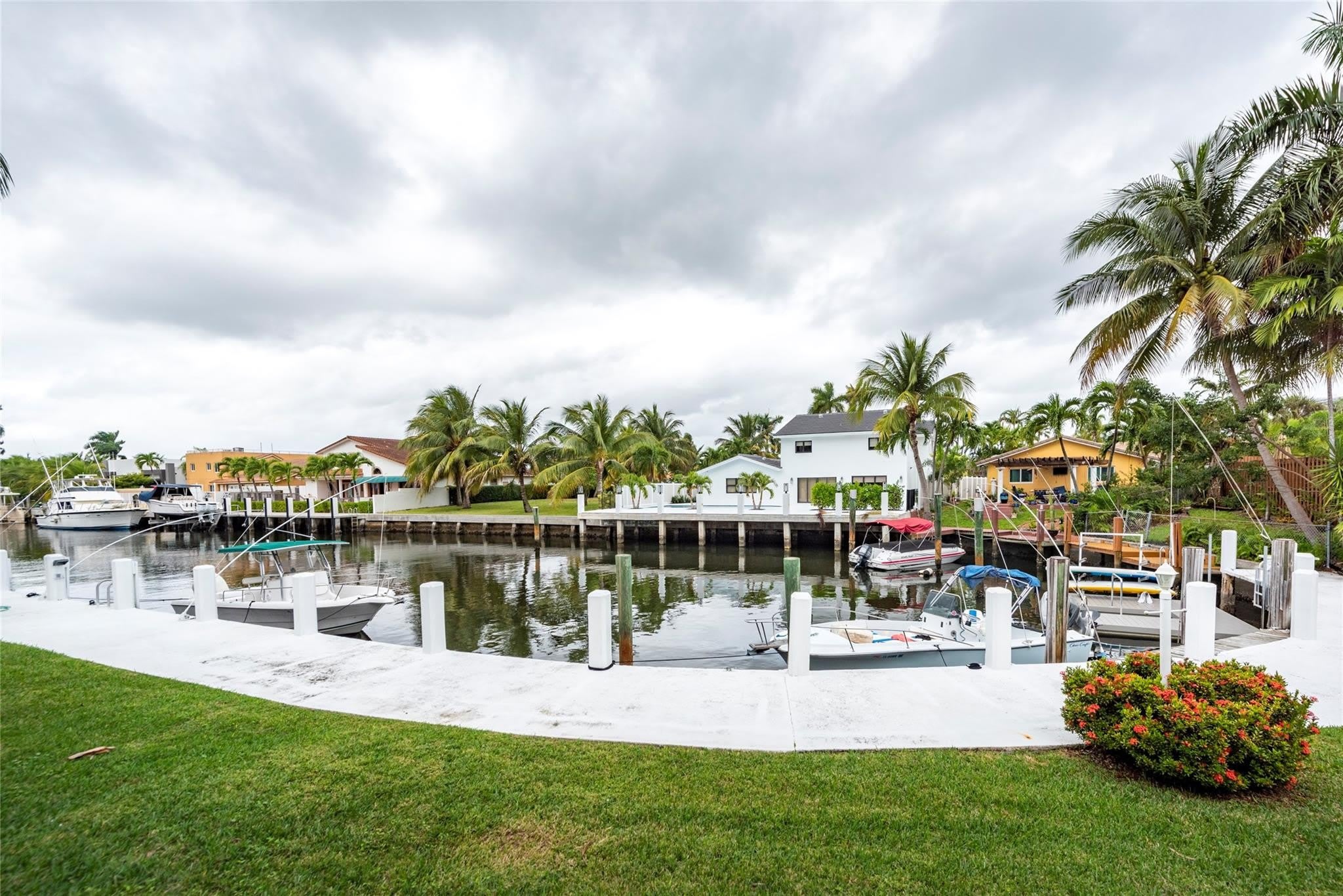 3333 NE 36th Street – photo 1
