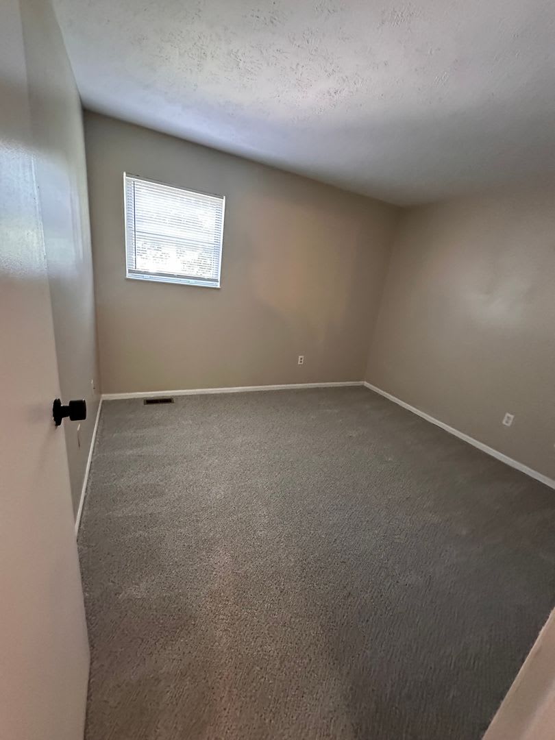 Beautiful 3 bed 2.5 bath townhome in Lawrence Township – photo 5