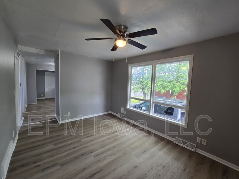 512 Maynard Avenue – photo 2