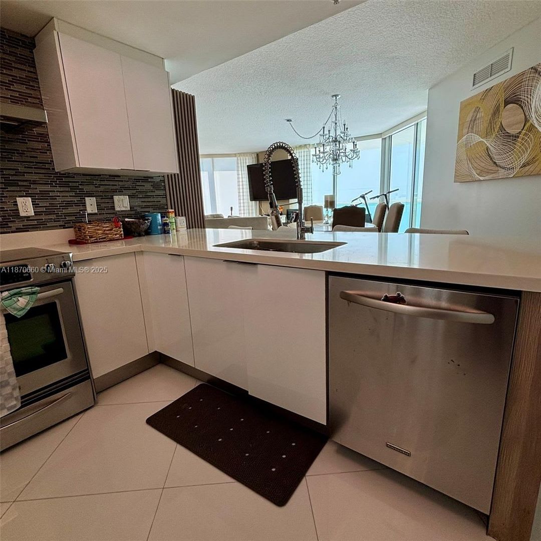 150 Sunny Isles Boulevard 1-1101, Sunny Isles Beach, FL 33160 – photo 3
