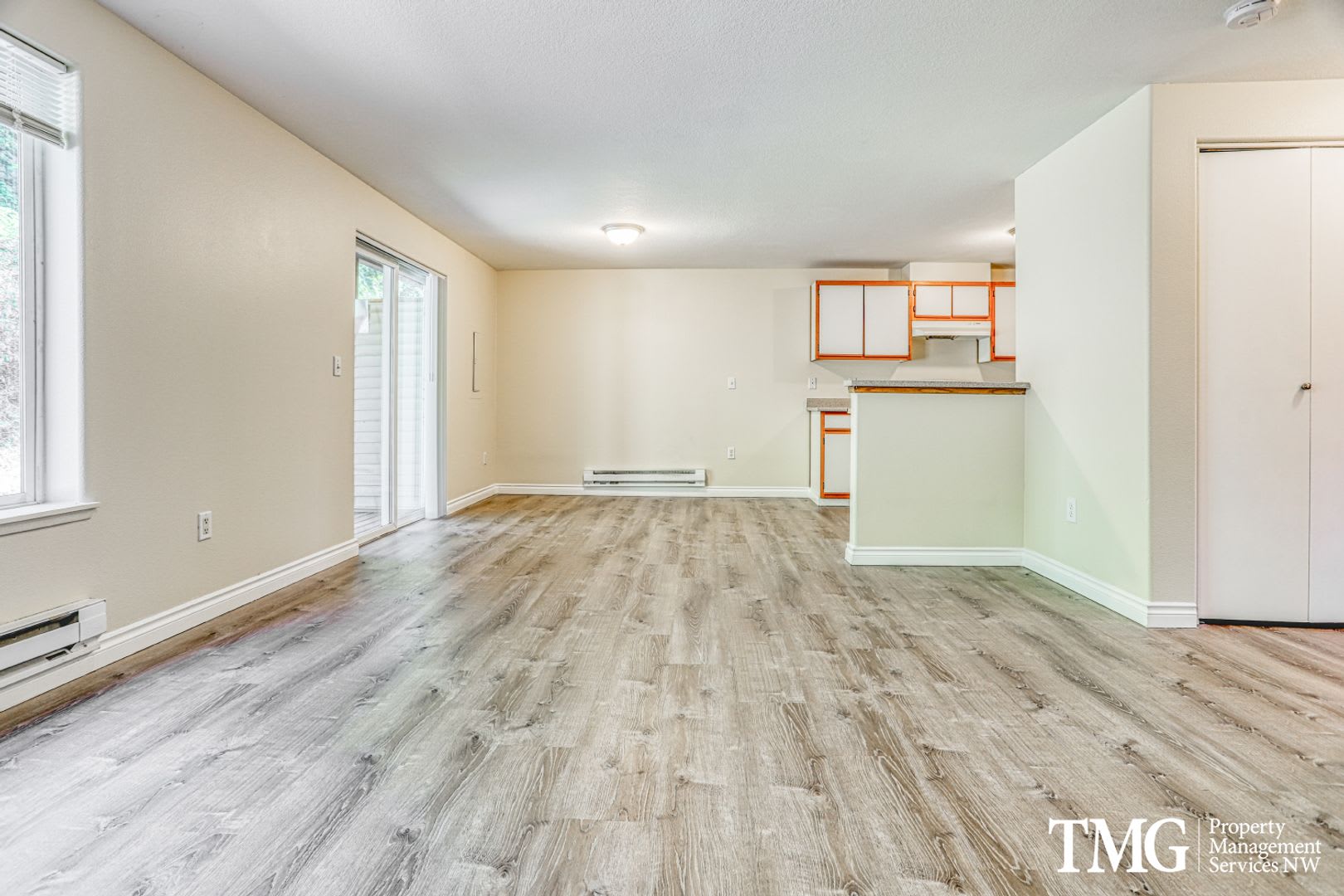 Third Avenue Apartments – photo 2