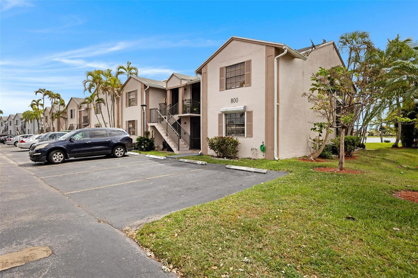 800 Independence Drive – photo 2