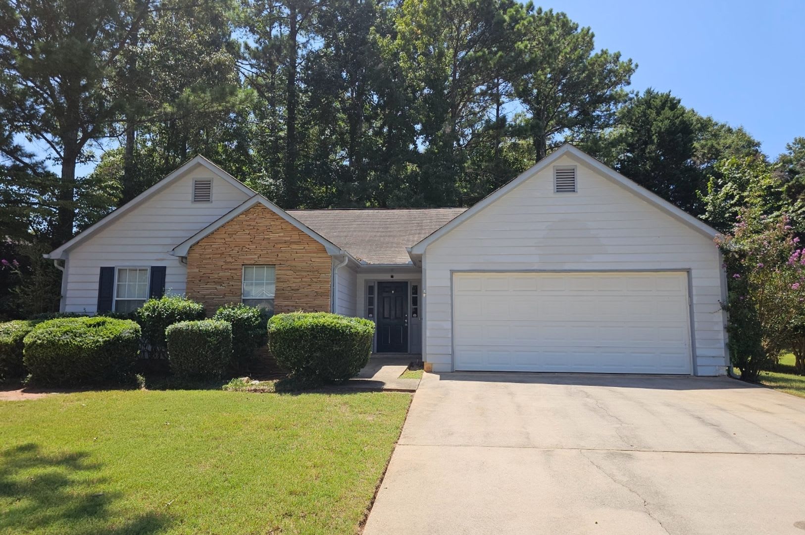 3 Bedroom 2 Bath Fayetteville Home – photo 2