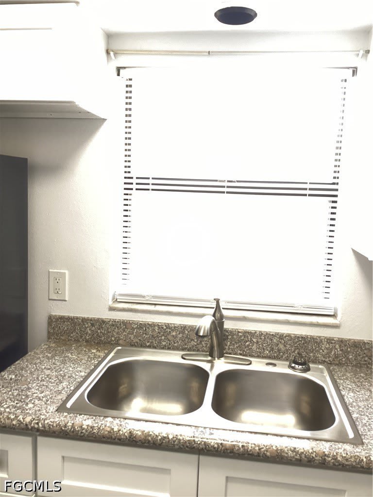 1123 NE 15th Lane – photo 5