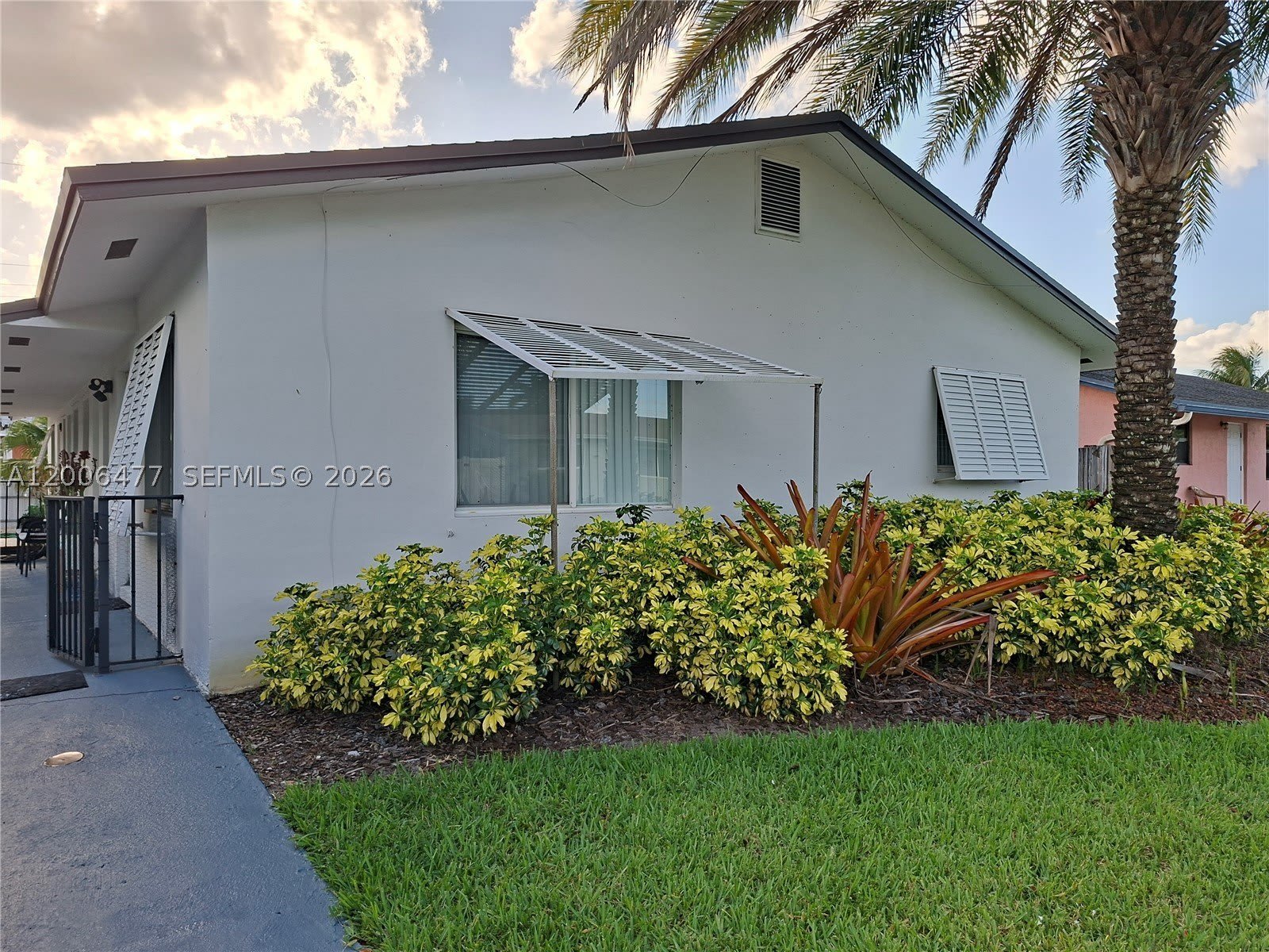 1814 SW 97th Terrace – photo 1