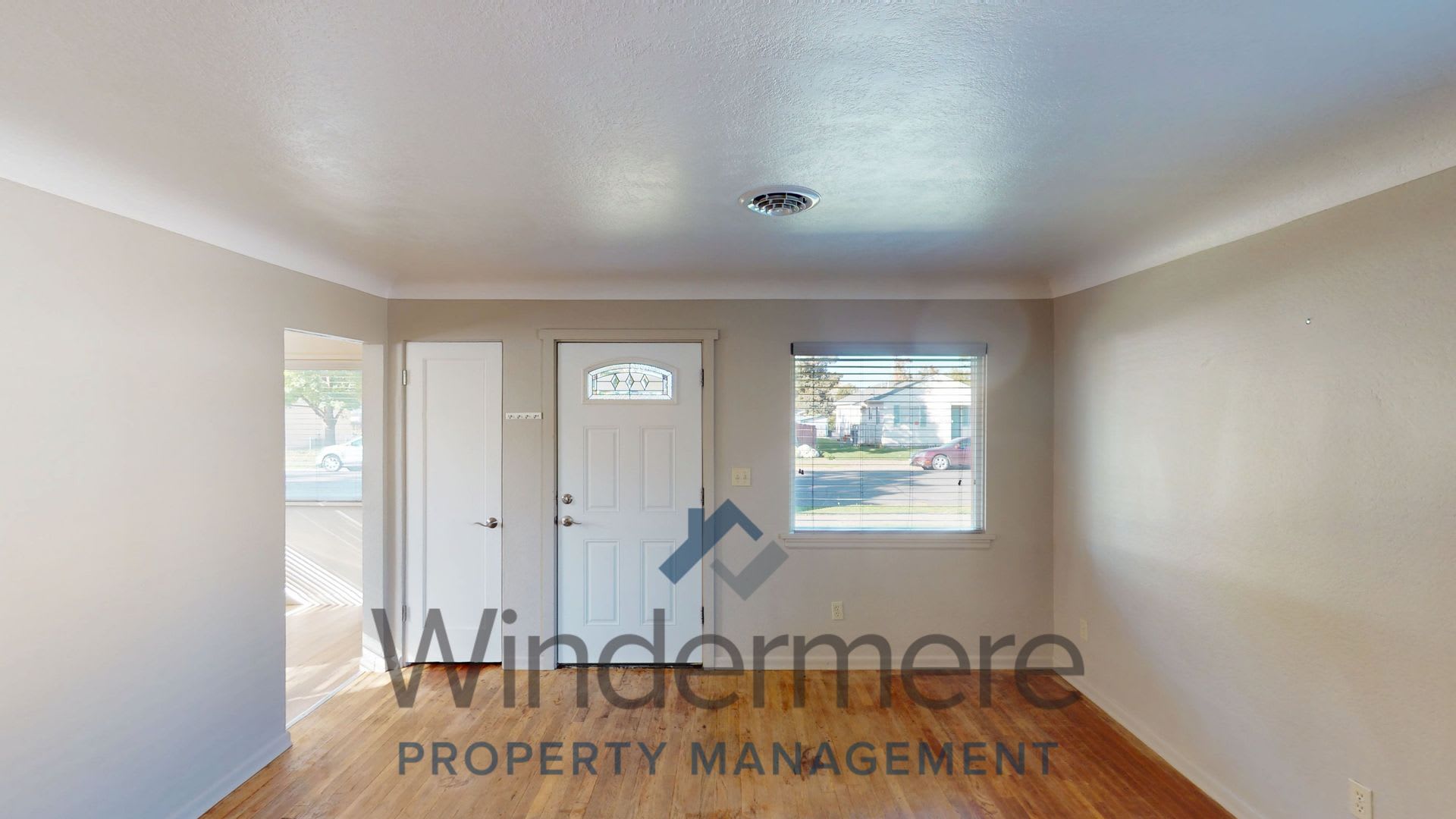 1049 St John – photo 3