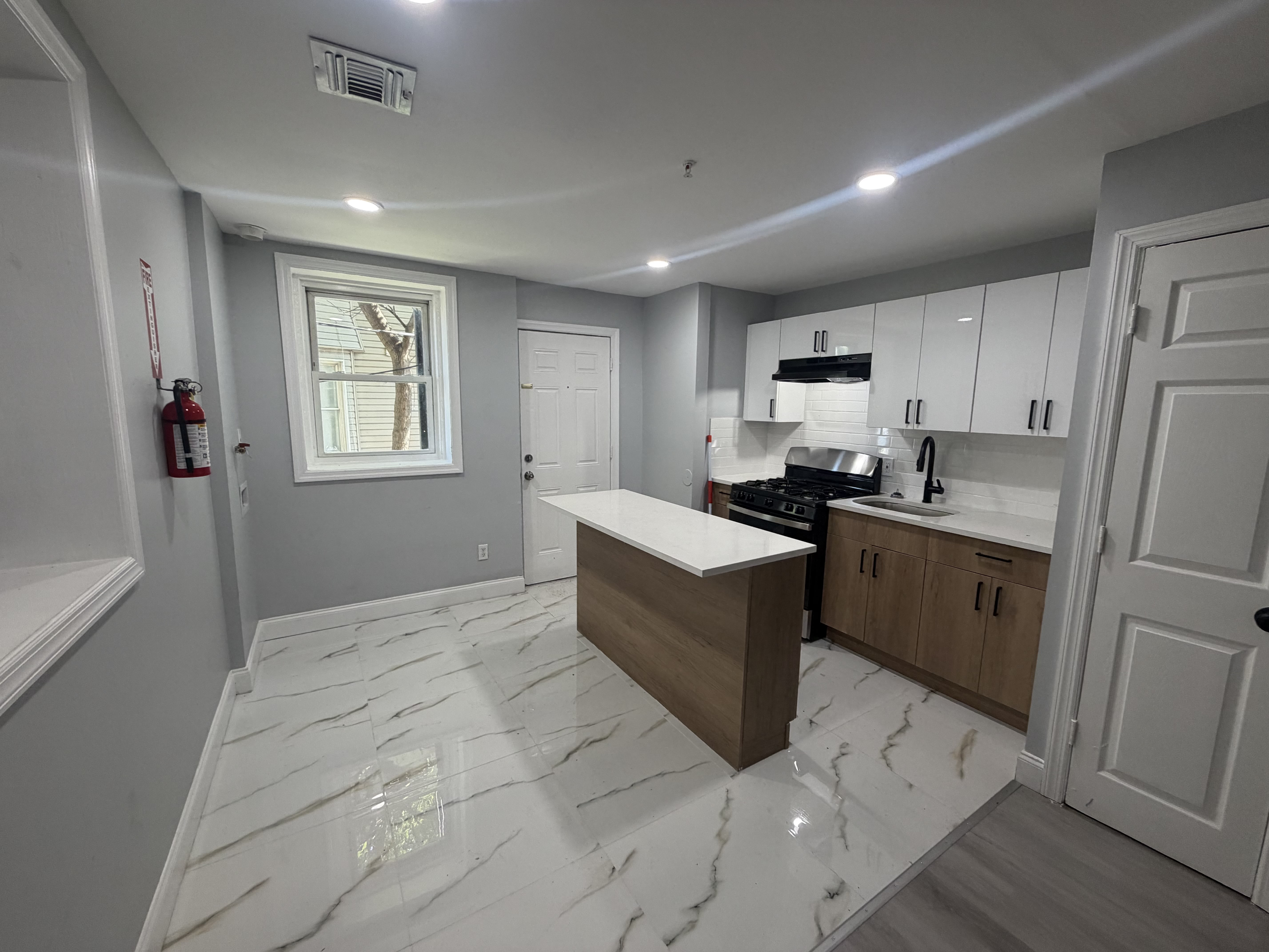 96 Eaton Pl – photo 1