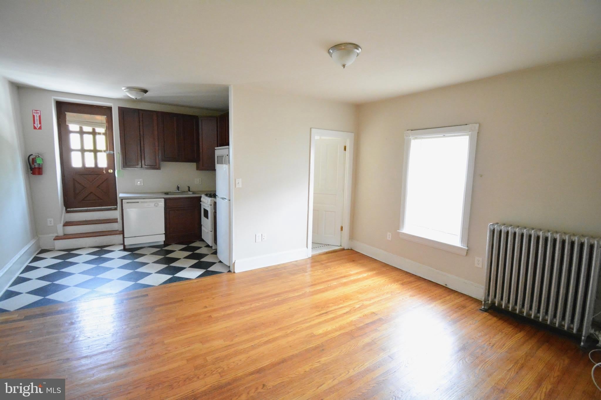 247 W HANSBERRY Street – photo 2