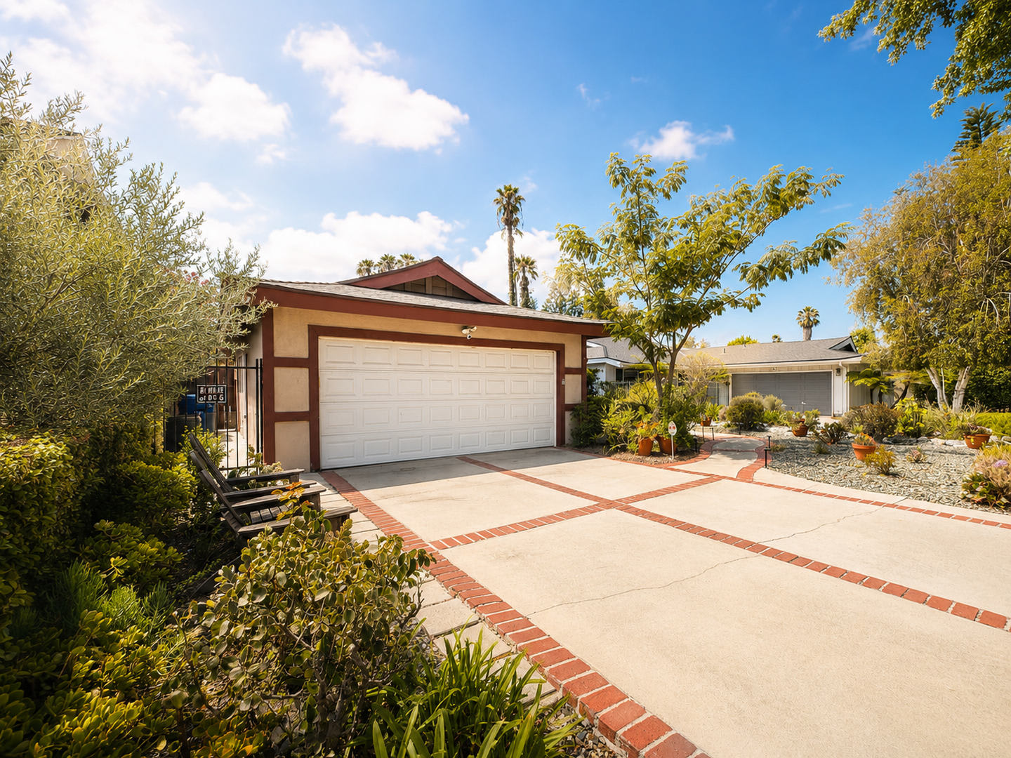 Rare Sherman Oaks Lease 4Beds 3Baths Large Office In A Tree Lined Street With A Large Yard Perfect For Entertaining – photo 3