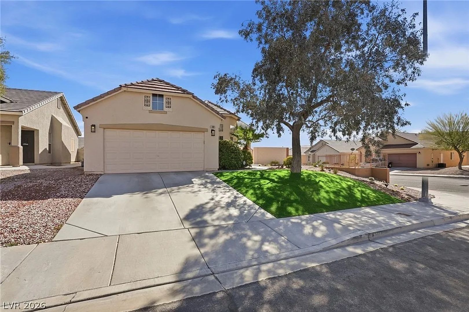 Northwest Las Vegas Home with Spa & Bonus Room – photo 4