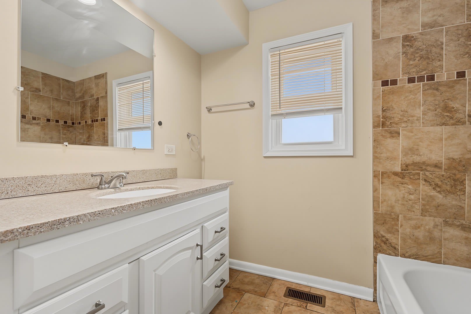 2826 186th Street – photo 5