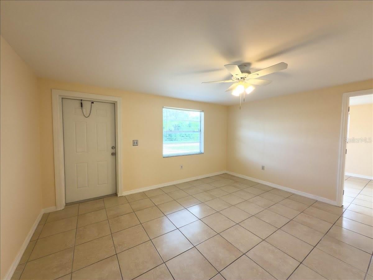 11432 POPLIN Avenue – photo 4