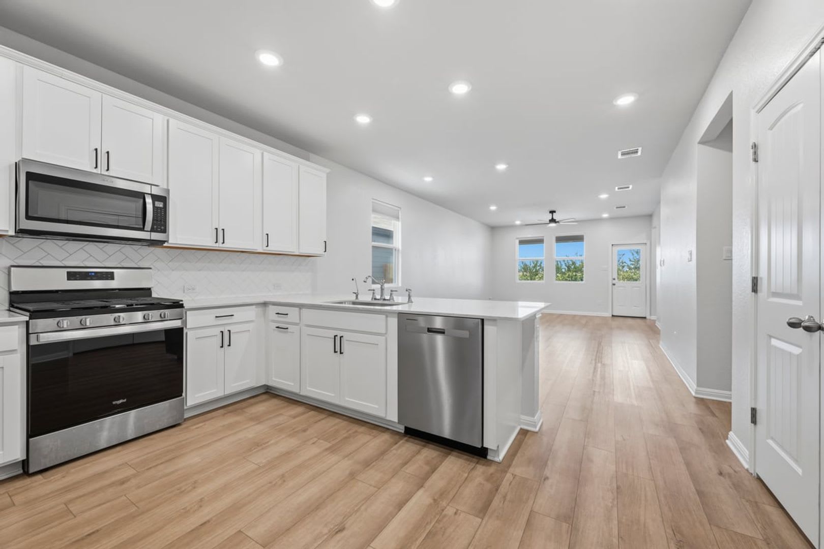 Space You’ll Love. Location You’ll Appreciate 4 bedroom -2 baths – photo 2