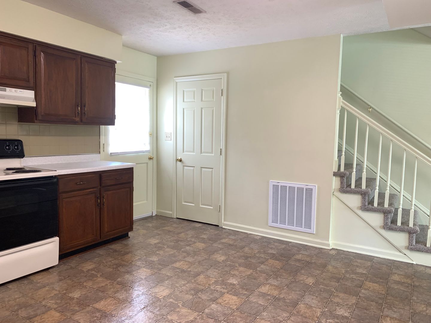 End Unit Townhome off Old Forest Road – photo 5