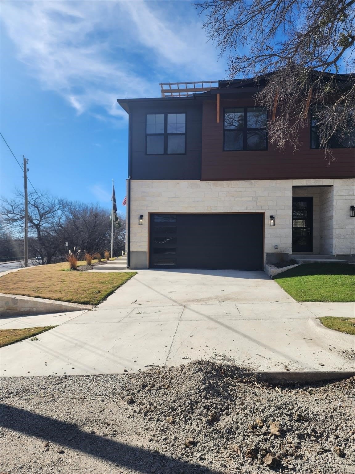 110 Clark Lane – photo 1