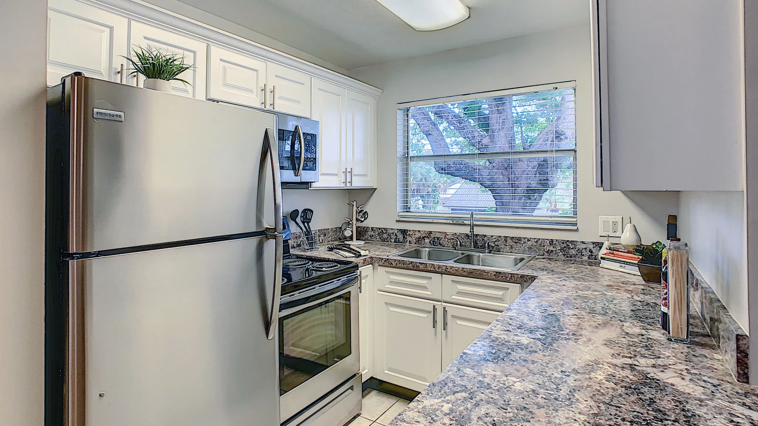 Boca Winds Apartments – photo 3