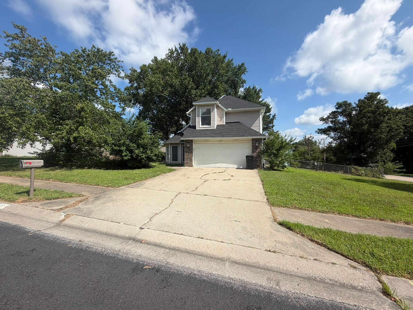 Unique 3BR/2.5BA Southwest Columbia Rental – Near Rock Bridge High! – photo 2