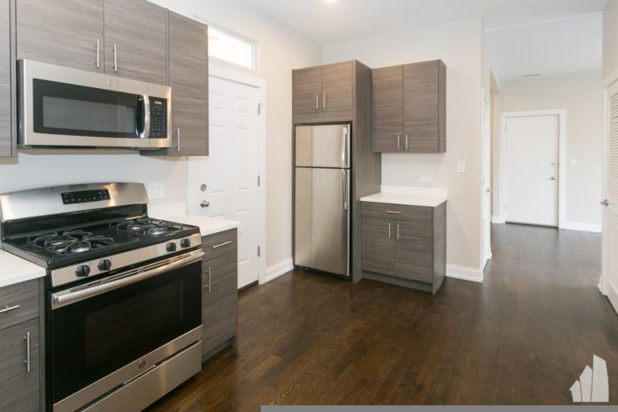 2943 W Diversey Ave – photo 1