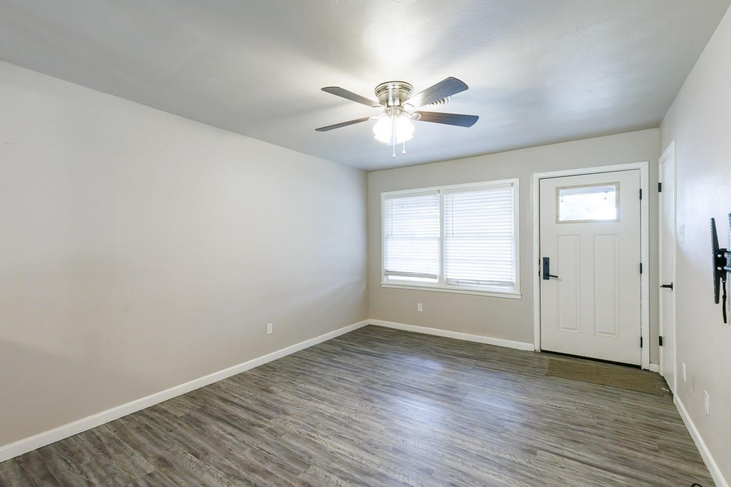 406 Bangor Avenue – photo 5