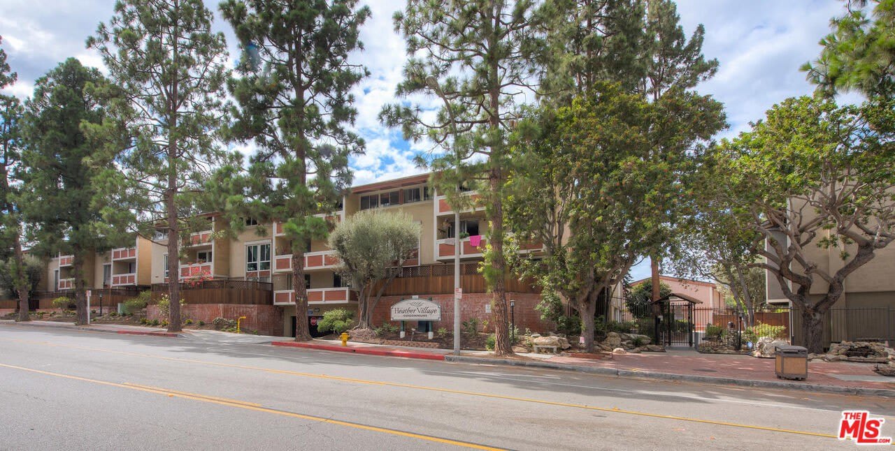 6375 Green Valley Cir – photo 2