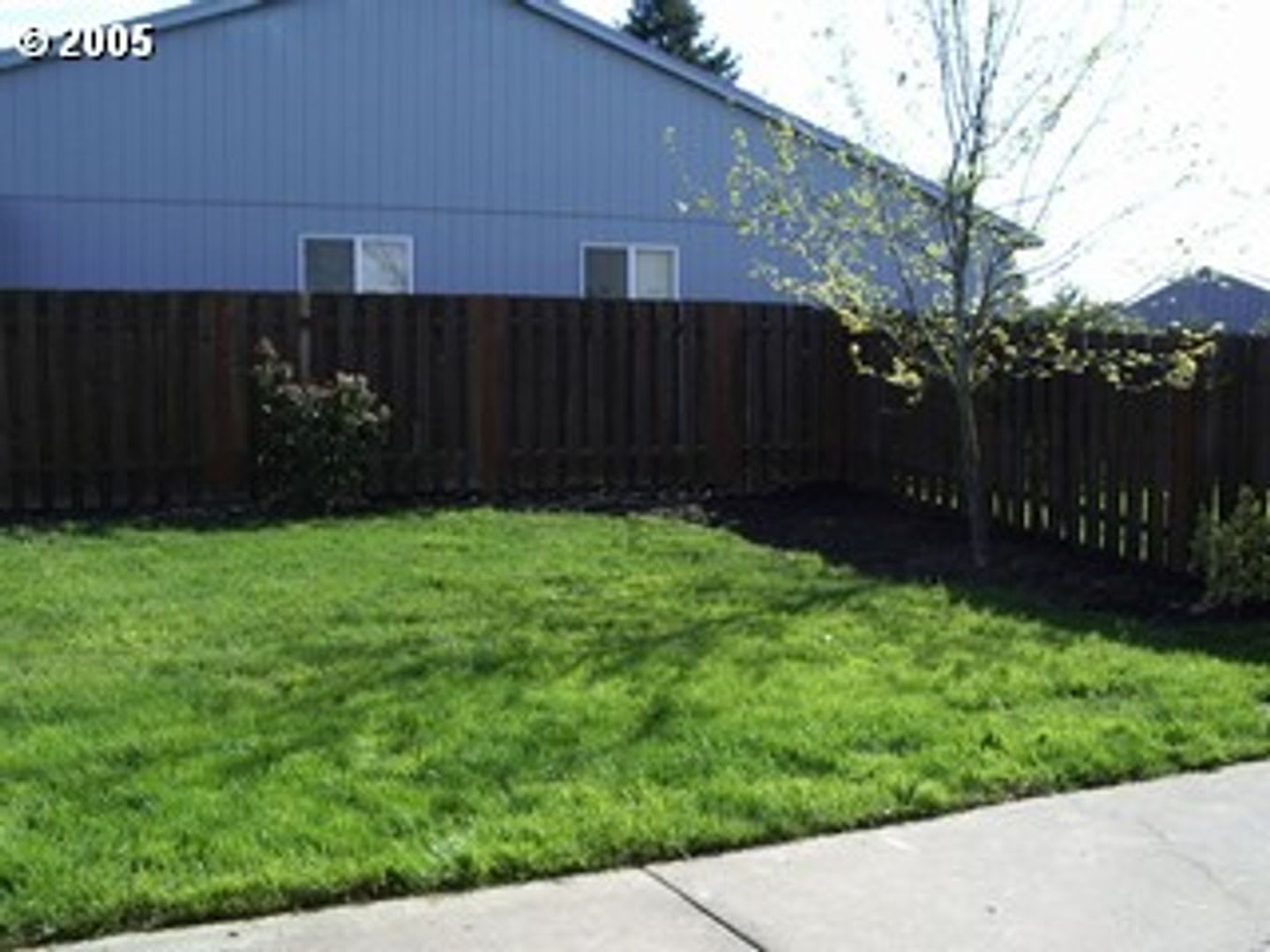 Spacious Tri-Level On Corner Lot – photo 2