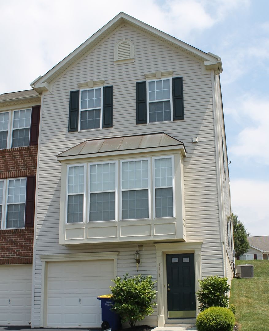 Townhome With Attached Garage – photo 1