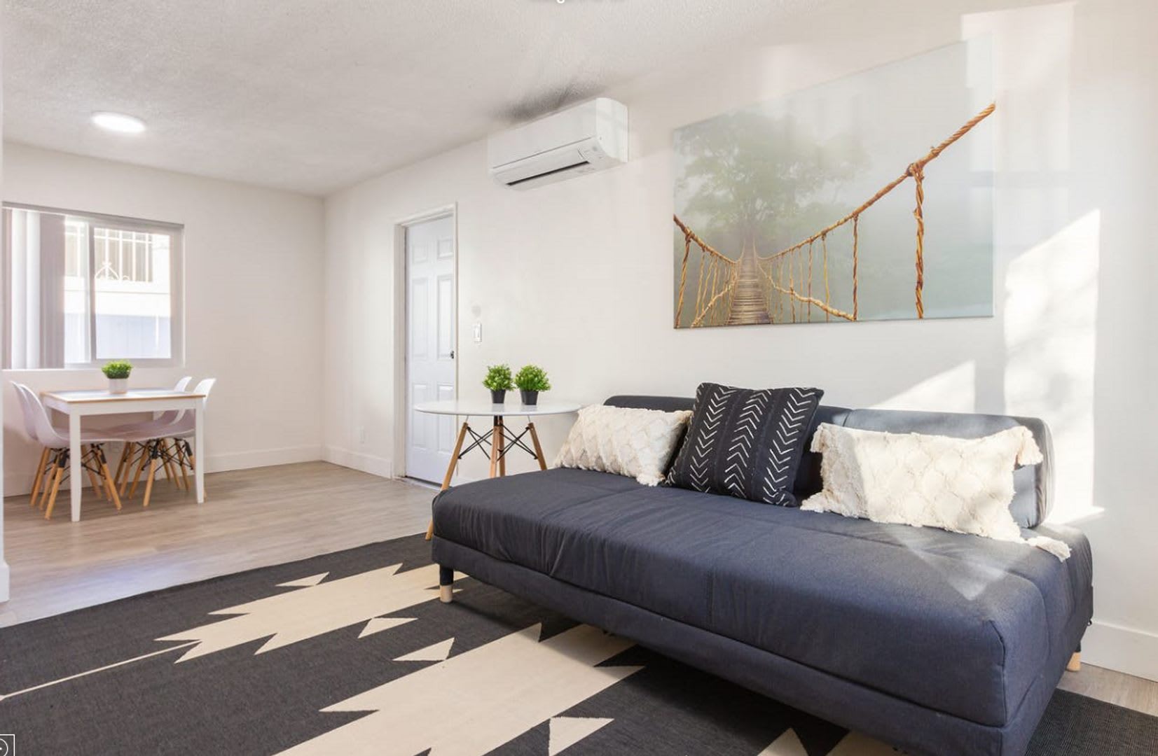 Downtown Modern Smart Home – photo 4